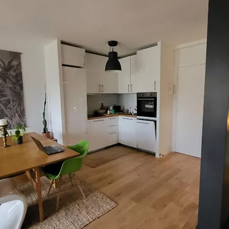 Le Bord De Seine - *