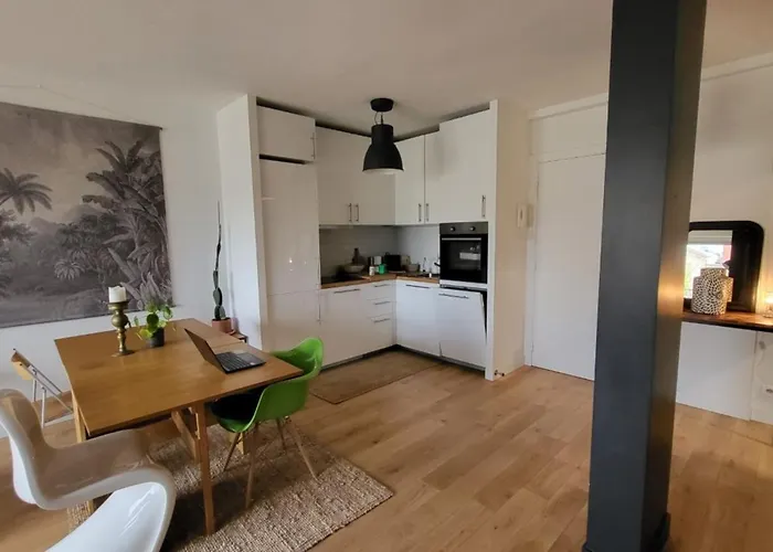 Le Bord De Seine - *